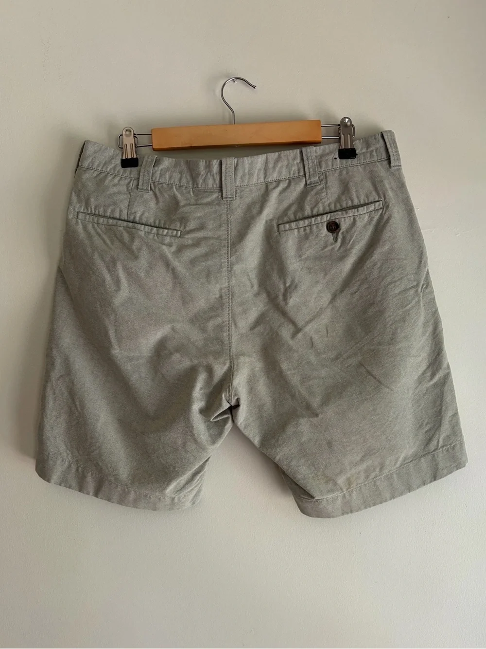 J. Crew Men's Gramercy 100% Cotton Beige Shorts Size 33